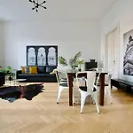 Budget By Hi5 - King Street - For Groups * Budapest