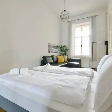 Budget By Hi5 - King Street - For Groups Apartment Budapest