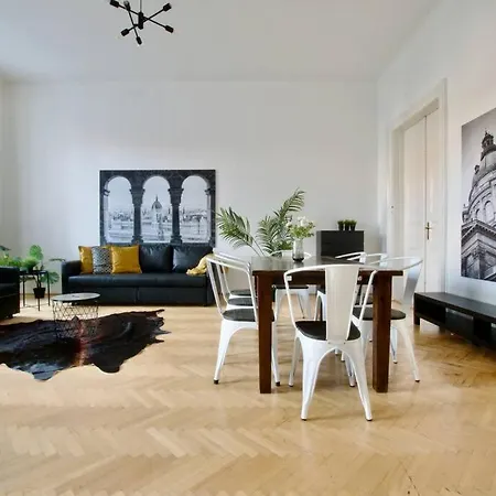 Budget By Hi5 - King Street - For Groups * Budapest
